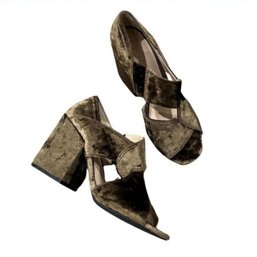 Cabi interlock green Velvet Block Heel Shoes